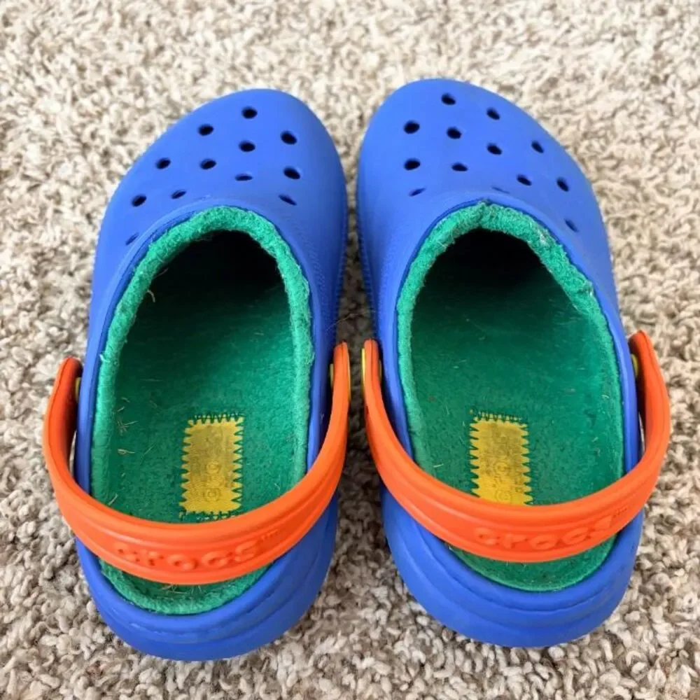 Size 11 / Boys Lined Crocs Sandals